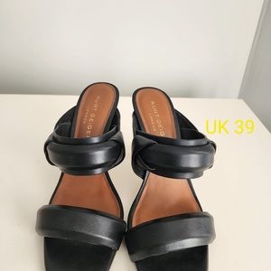 Black heel sandals